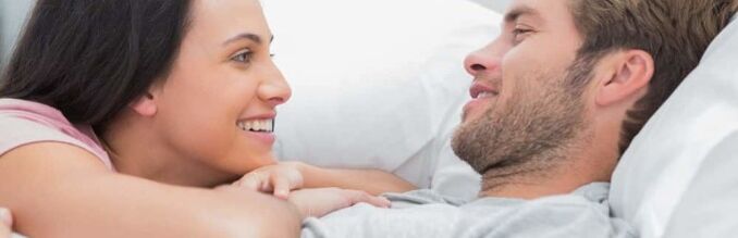 Burrë seksualisht aktiv me grua